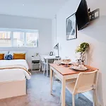 Kingston Luxe Suites Riverside Apartment Belvilla