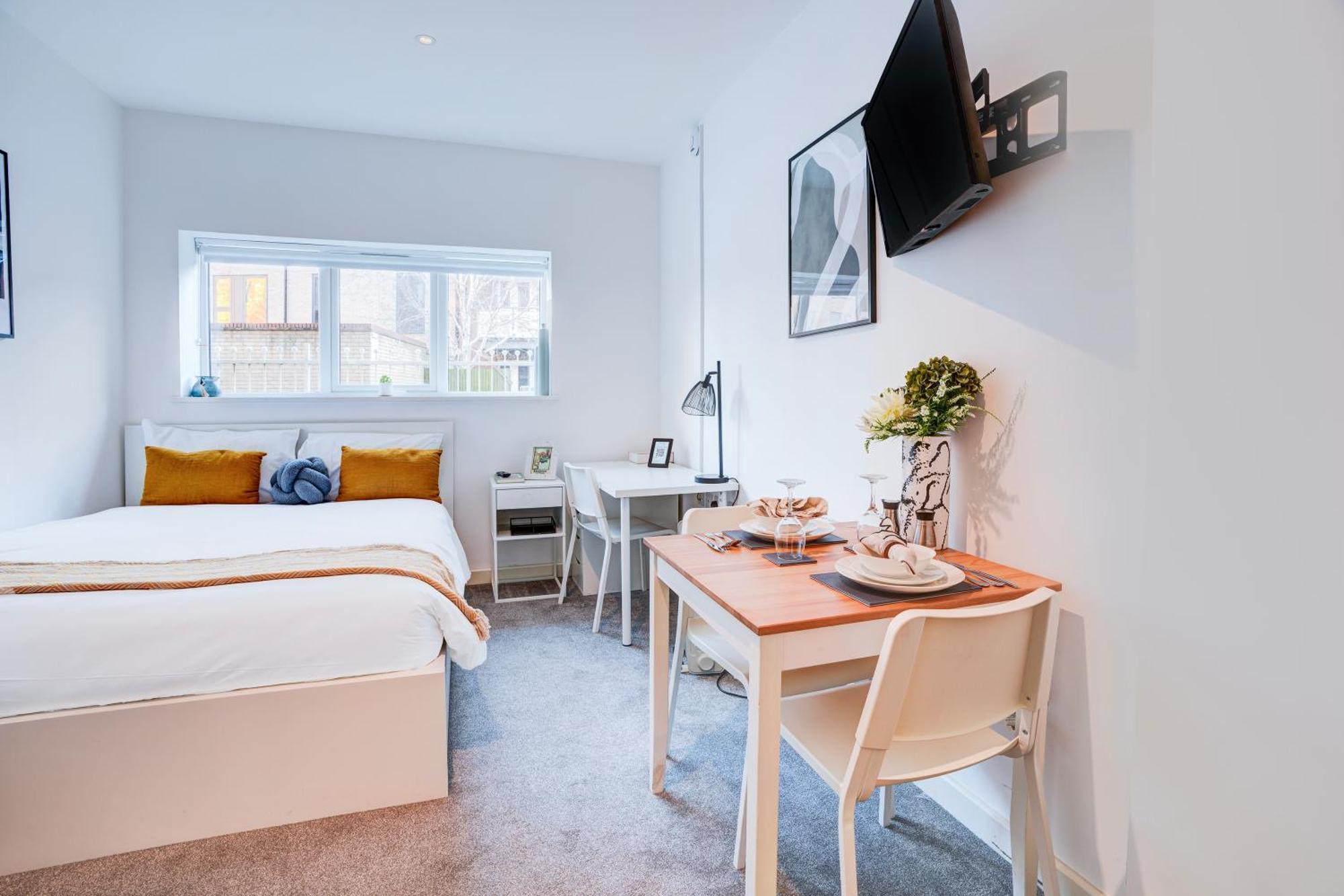 Kingston Luxe Riverside Belvilla Apartment