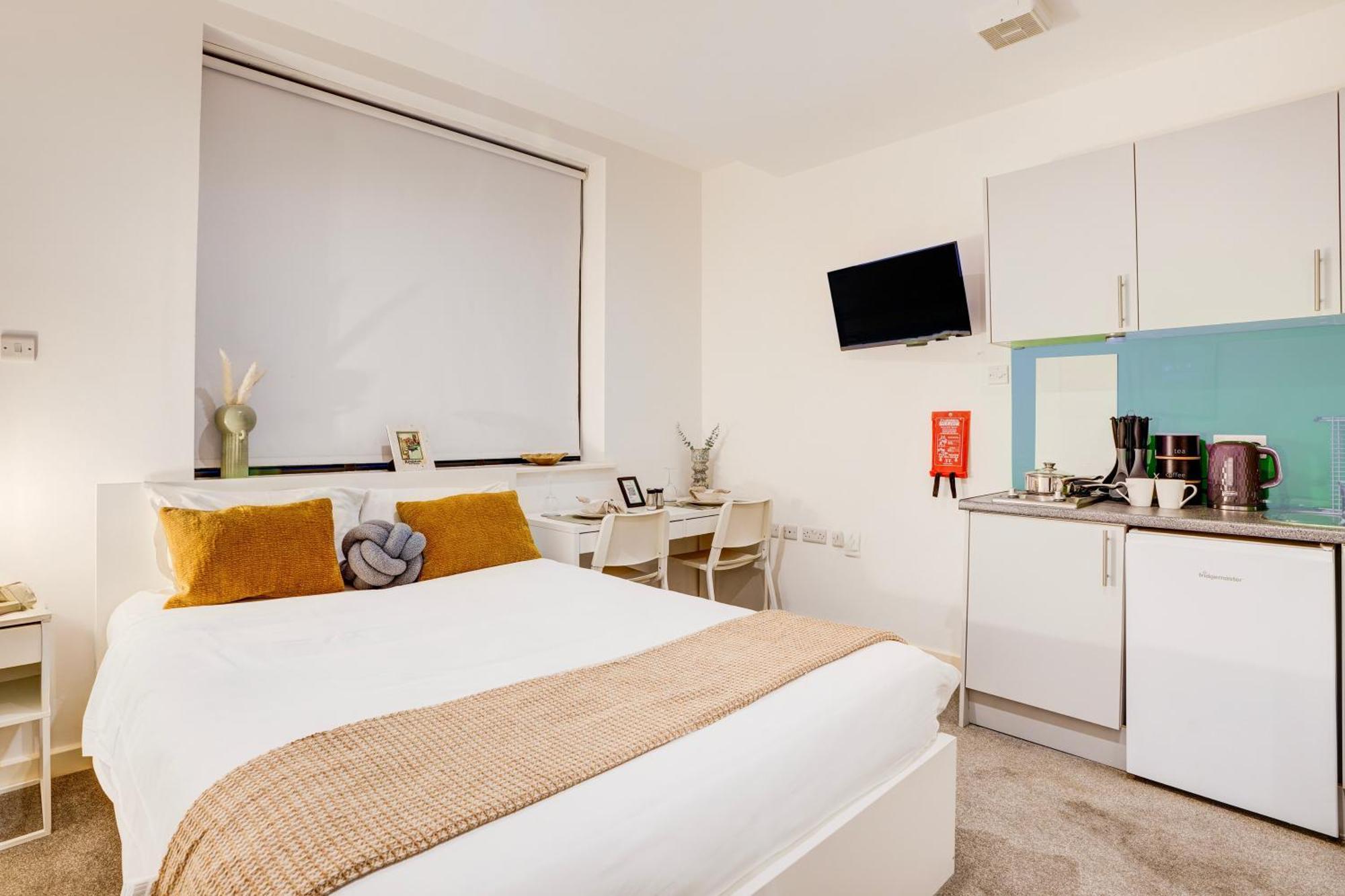 Apartment Kingston Luxe Riverside Belvilla Kingston upon Thames (Greater London)